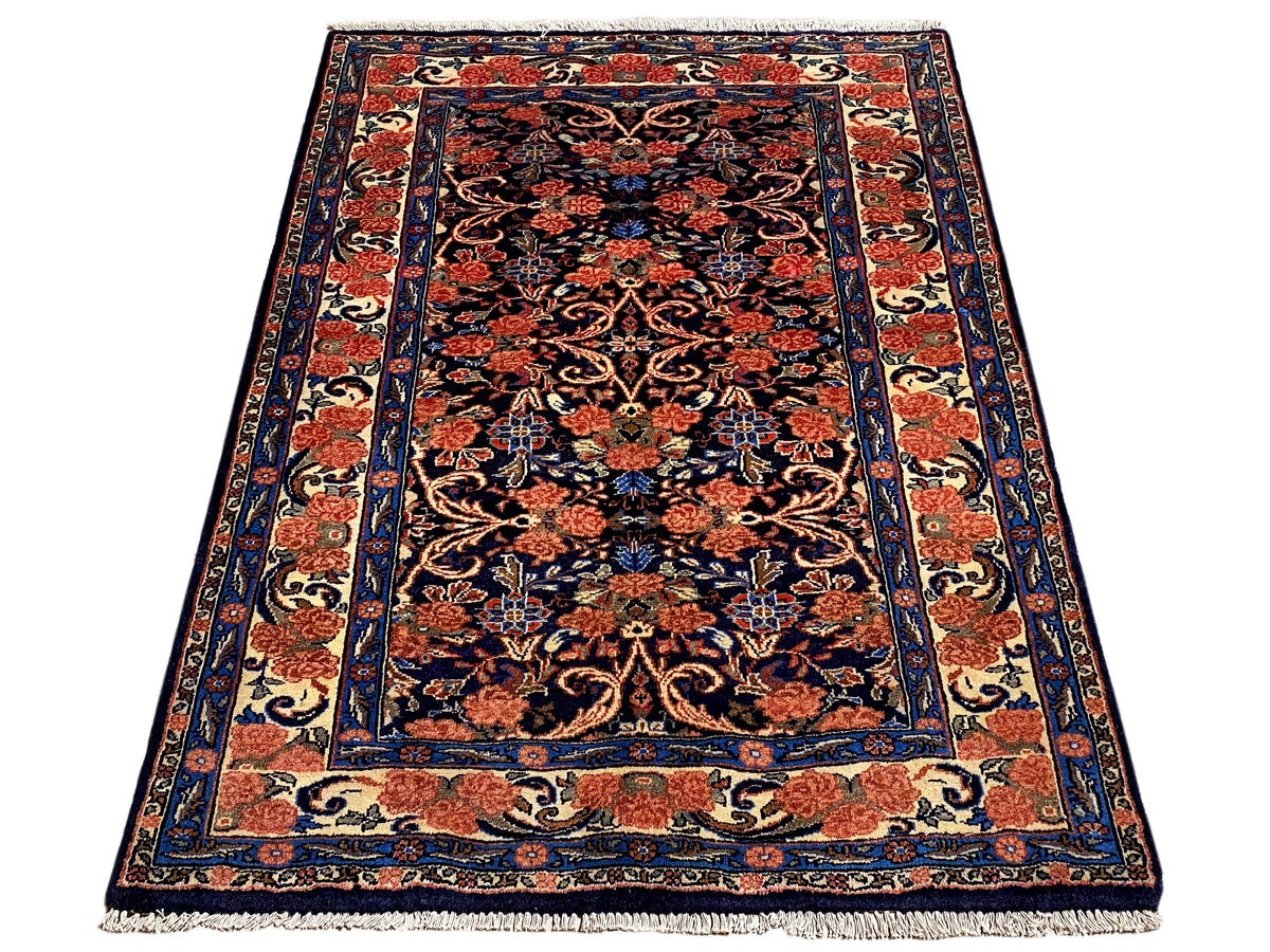 Tapete retangular com padrão oriental azul e vermelho e franjas, 142×102 cm