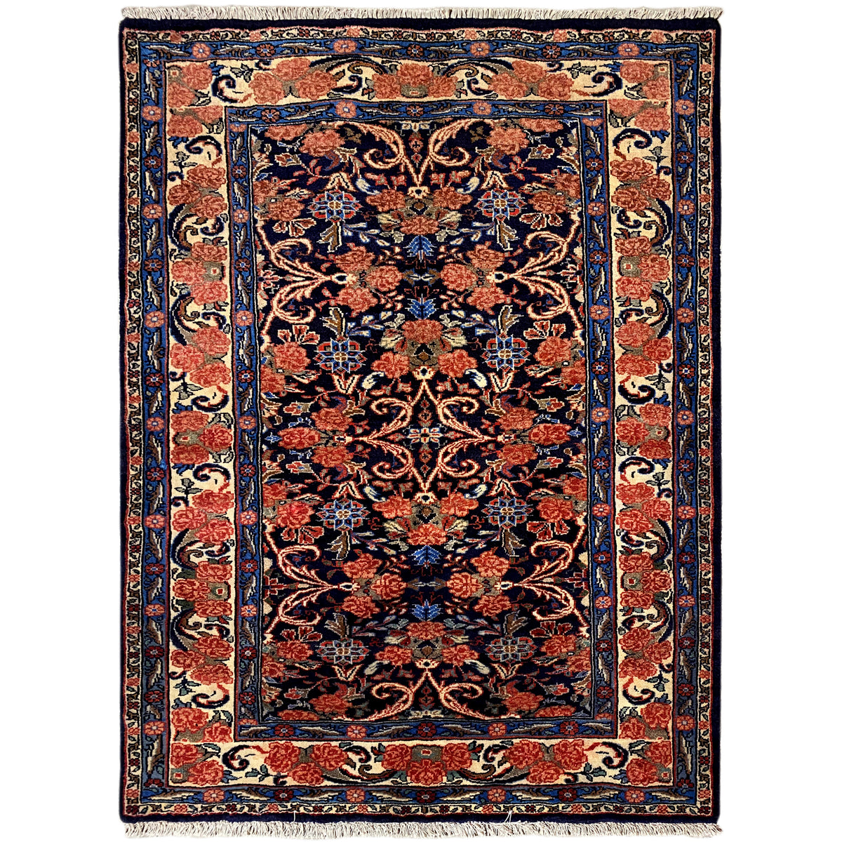 Tapete retangular com padrão ornamental azul-escuro e vermelho e orla, 142×102 cm
