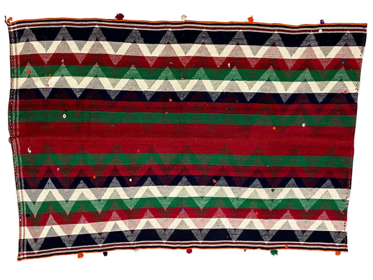 Tapete Jajim com padrão ziguezague horizontal em vermelho, verde, creme e azul-escuro