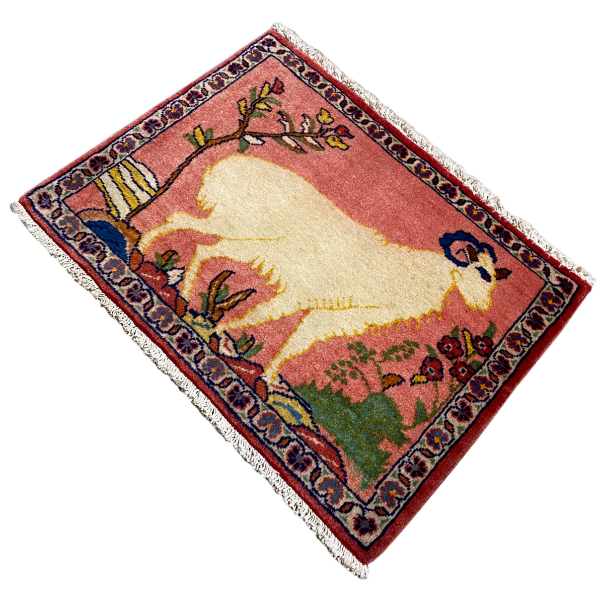 Tapete de canto com flores e motivos de animais em ornamento oriental, vermelho, bege, franjas