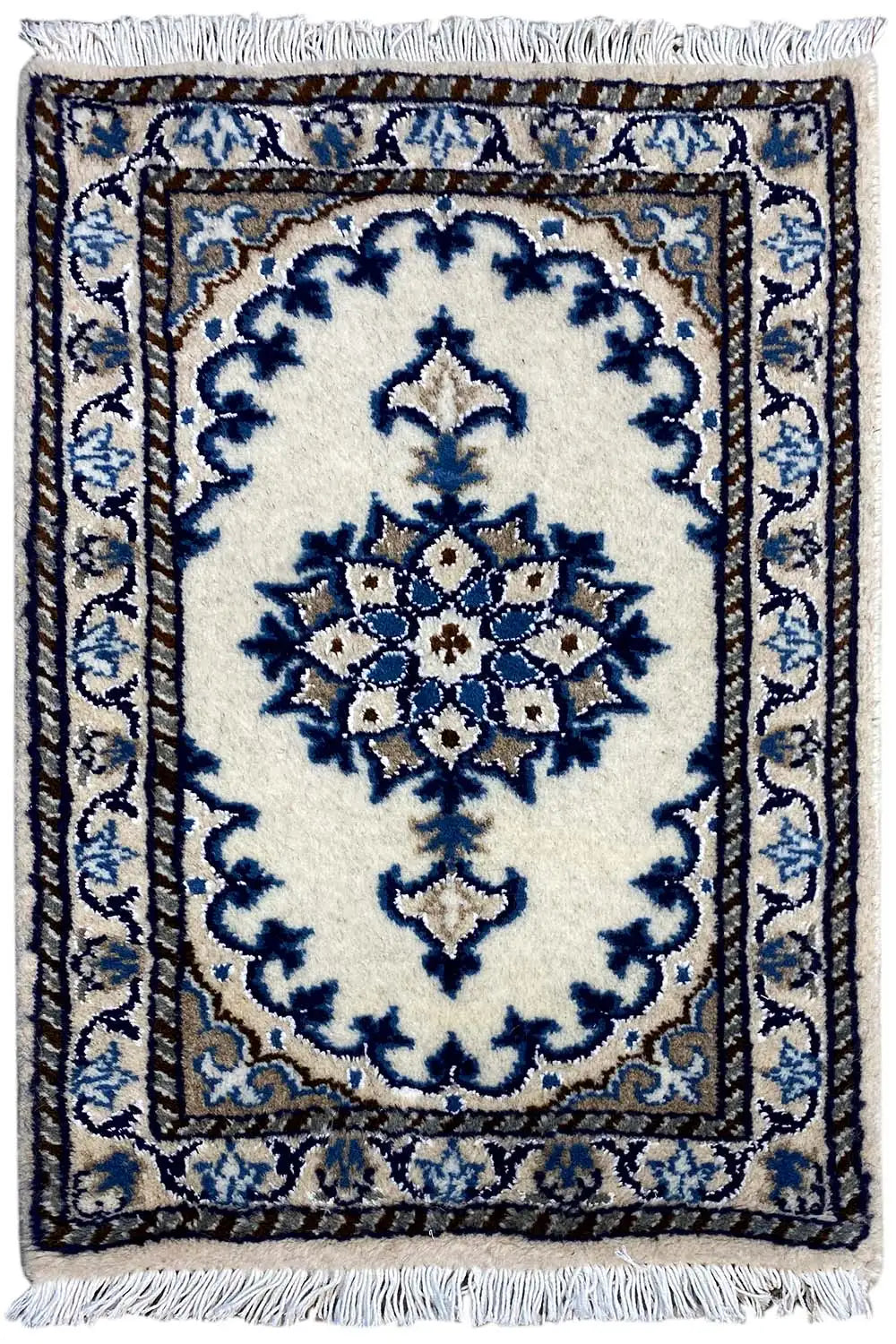 Tapete Nain retangular 61x40 cm com medalhão azul e franjas