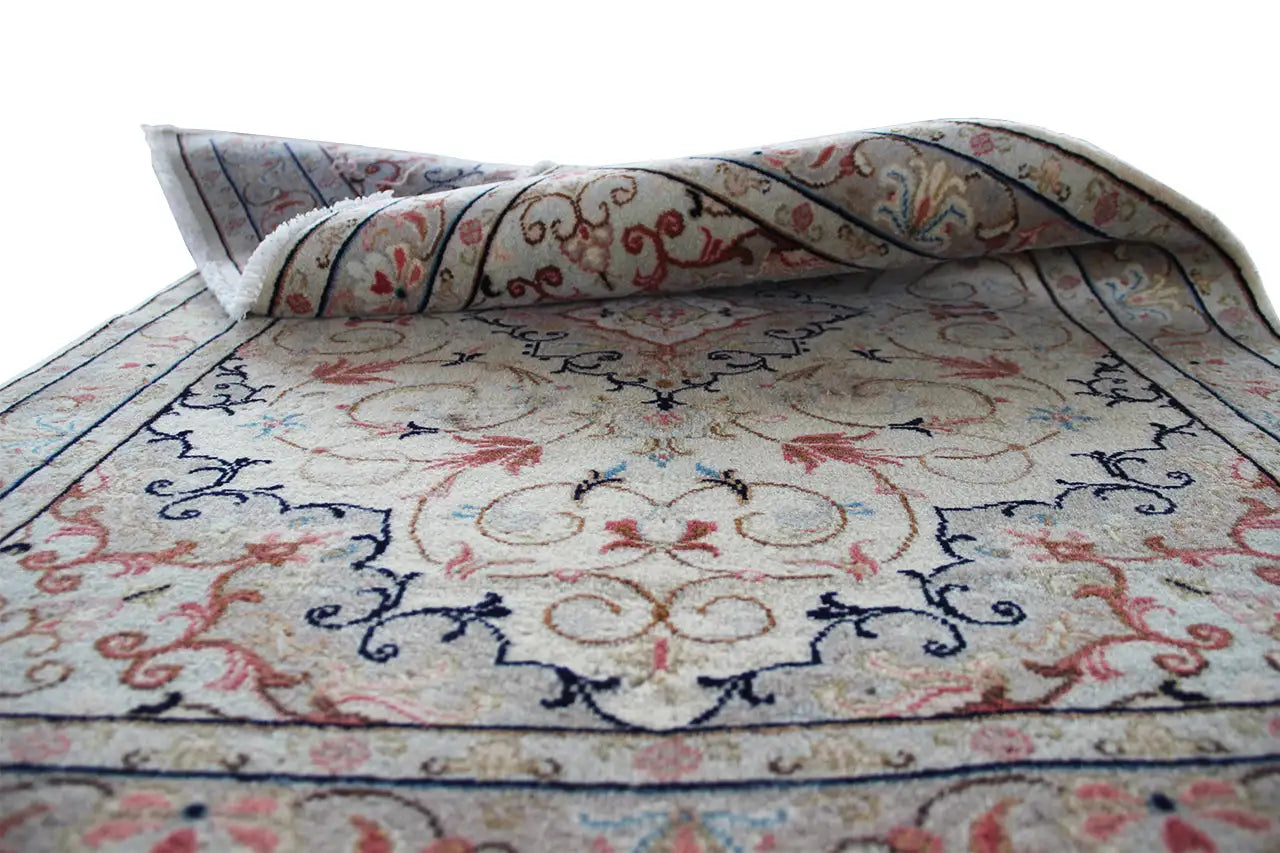 Keshan - Beige (151x96 cm) - German Carpet Shop