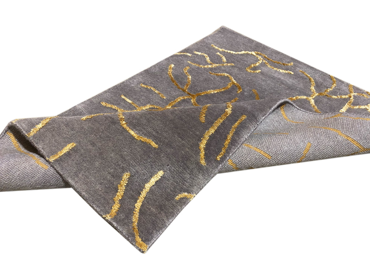 Designer-Teppich 91x62 cm, graues Rechteck mit gelben Linien, aufgeklappt