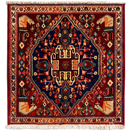 Tapete Poshti 64x64 cm, quadrado, cor de vinho com ornamento azul, franjas