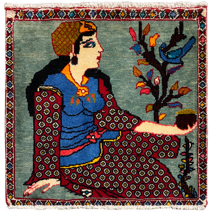 Tapete Poshti 68x63 cm com figura, motivo de árvore, bordadura multicolorida e franjas
