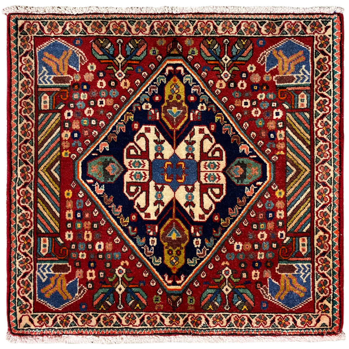 Tapete Poshti 66x62 cm: tapete vermelho com padrão de medalhão multicolorido