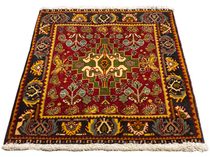 Tapete Poshti 61x61 cm, retangular, vermelho com bordaduras pretas e douradas