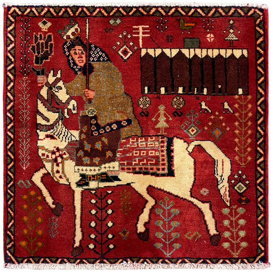 Tapete Poshti castanho-avermelhado com franjas, cena com mulher e cavalo, 63x62 cm
