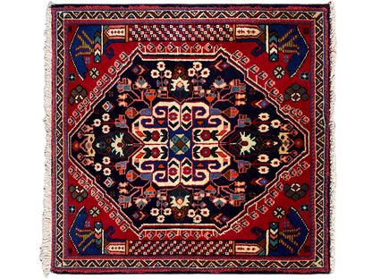 Tapete Poshti 66x63 cm com rebordo vermelho, azul-escuro e padrão geométrico