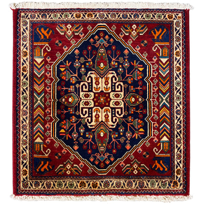 Tapete 63x60 cm com padrão de medalhão azul e cor de vinho da Borgonha e franjas