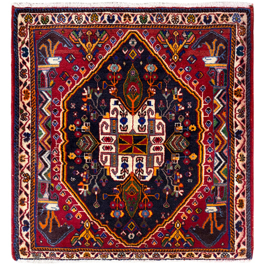 Tapete quadrado com fundo azul-escuro, moldura vermelha e padrão ornamental, 70x67 cm