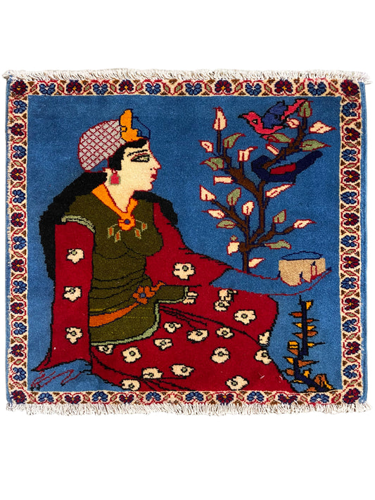 Tapete Poshti 65x63 cm com motivo oriental, fundo azul e franjas