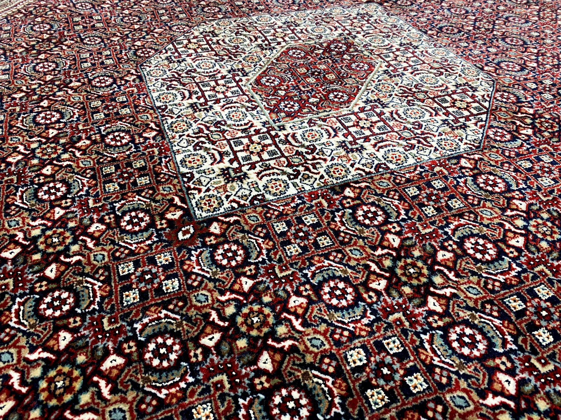 Premium Bidjar Wollteppich 243x180 cm, Dunkelrot-Creme traditionelles Design