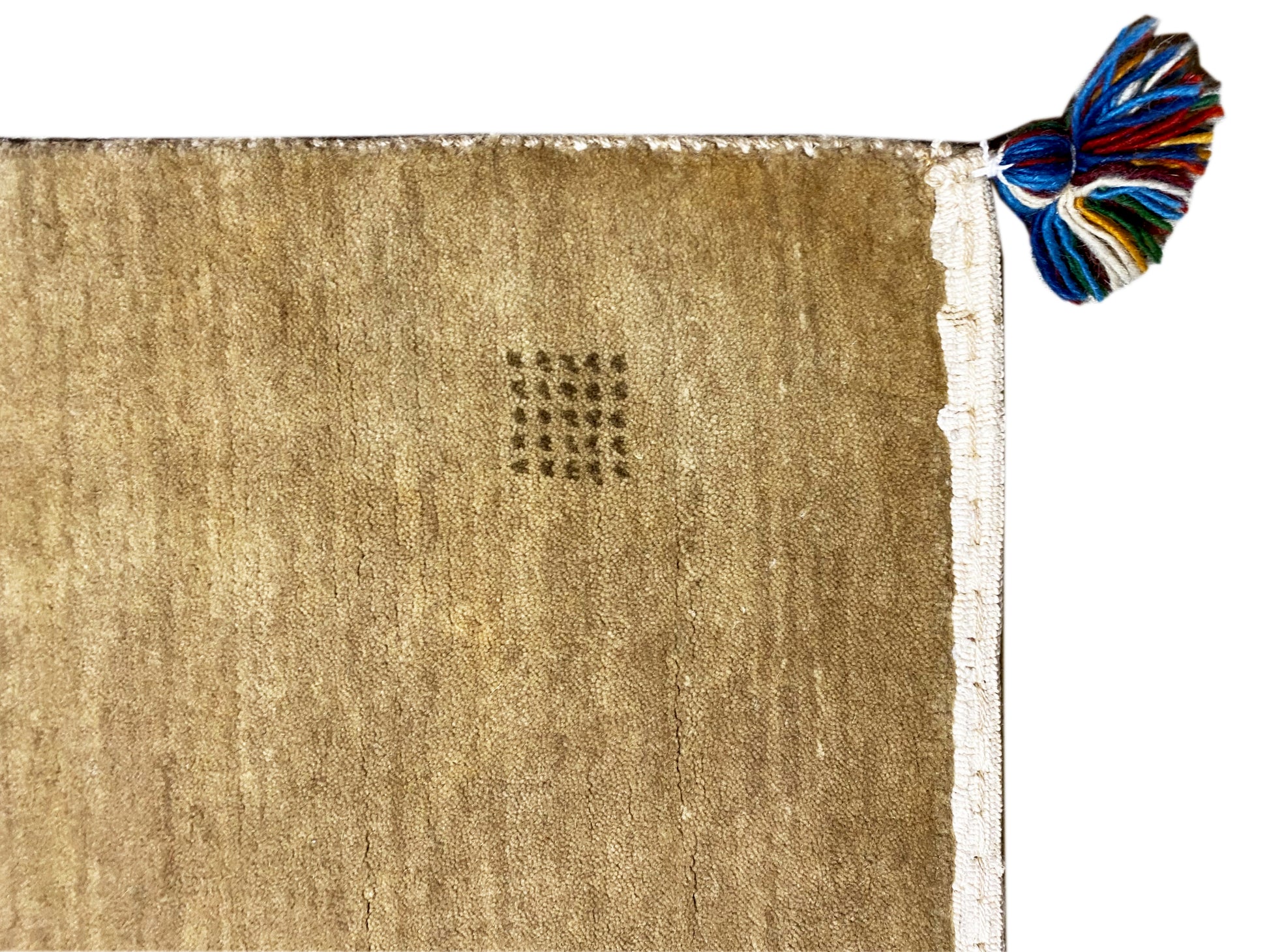 Beiger Wollteppich mit feinen traditionellen Details