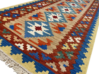 Geometrischer Qashqai Kelim Teppich mit Bordüre in Blau Rot Beige