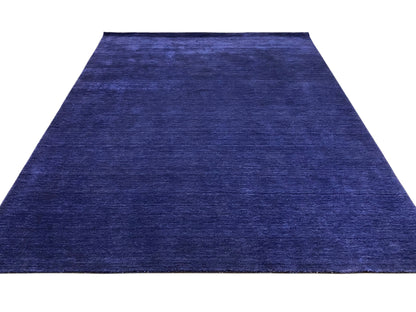 Blauer Wollteppich Loom Luri für modernes Wohnzimmer