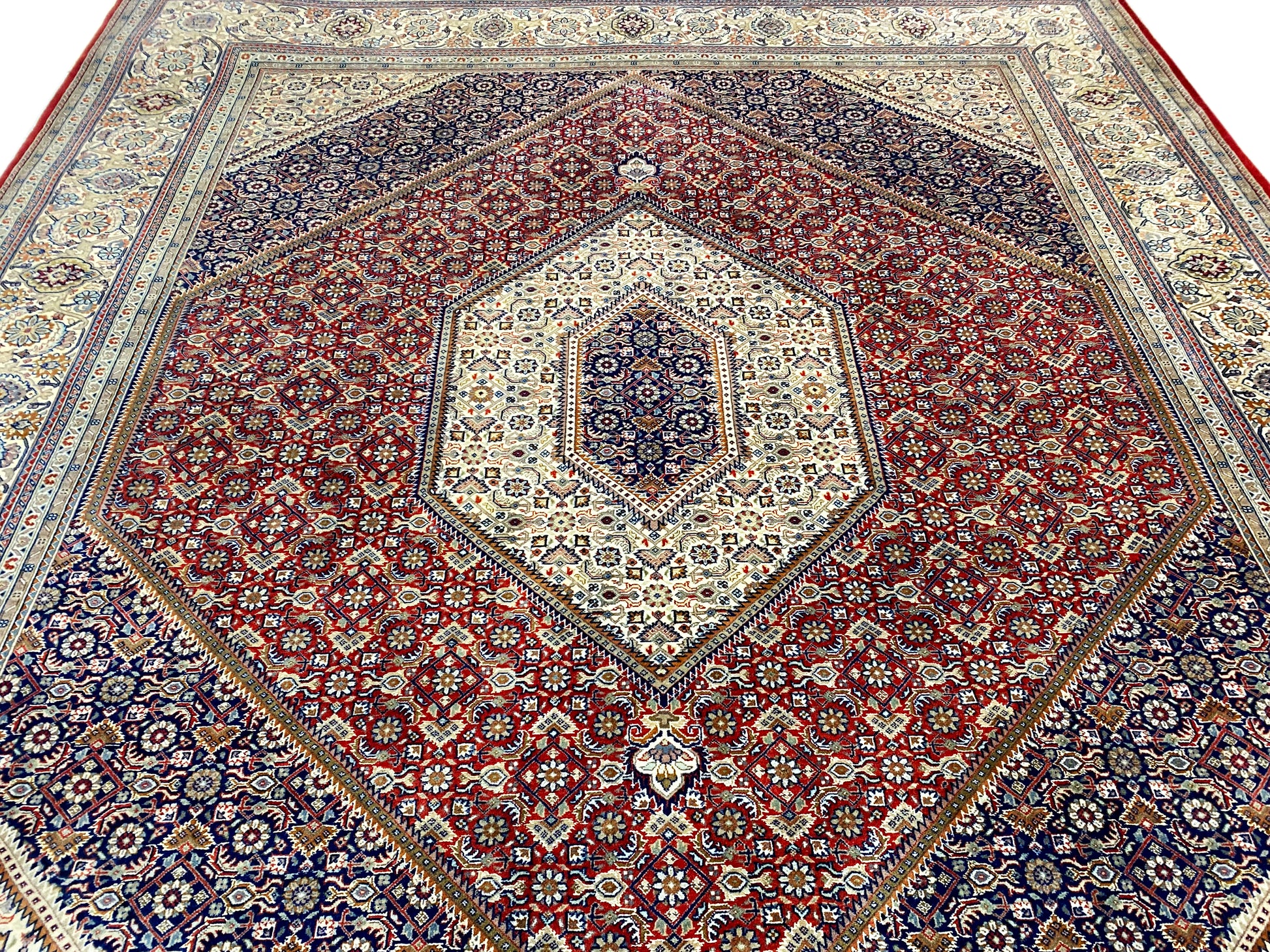 bidjar-rug-floral-border-medallion-10251