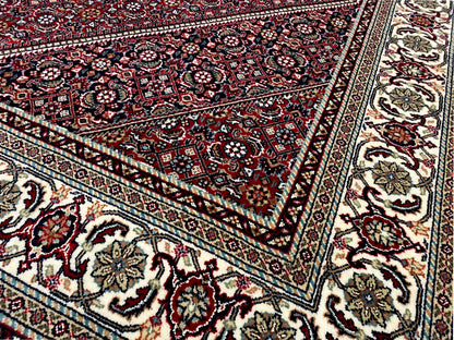 Original Bidjar Teppich aus Wolle in Rot mit detailreichen Ornamenten